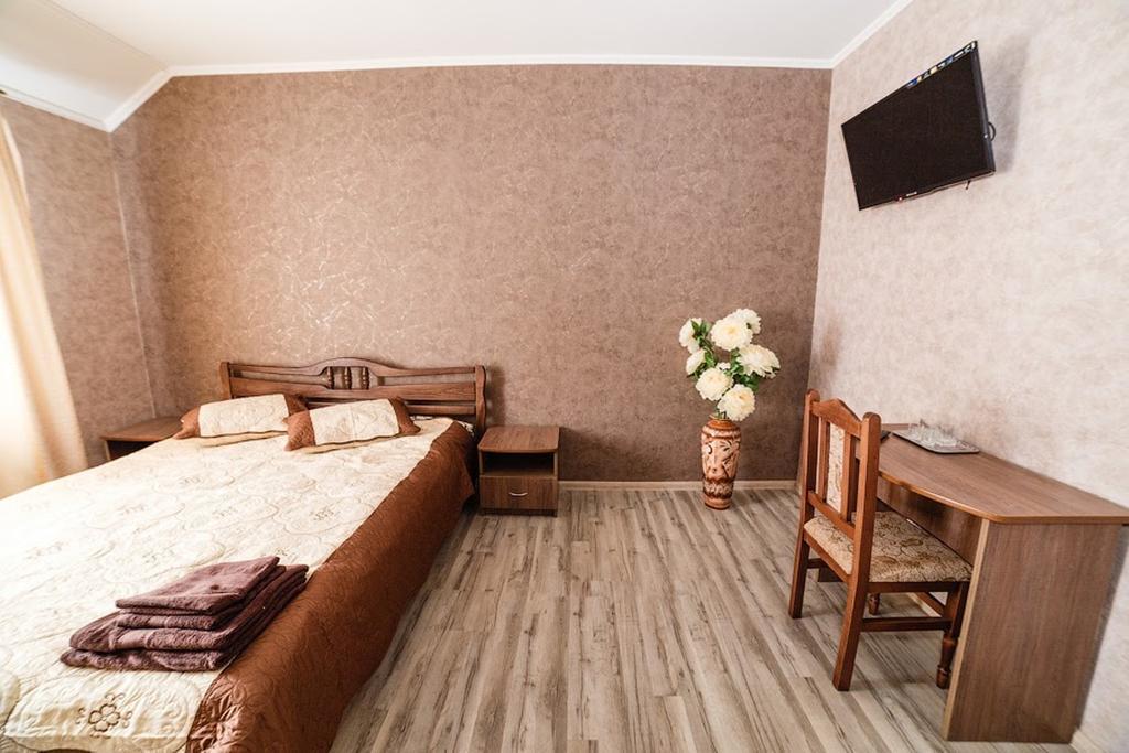 Corner House Hotel Lutsk Exterior photo