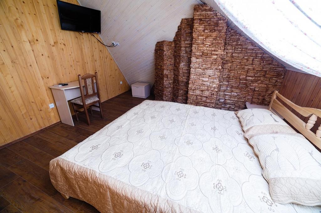 Corner House Hotel Lutsk Exterior photo
